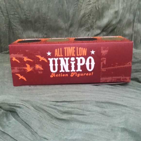 Vintage All Time Low UNiPO Action Figures by UNKL for Hopeless Records NIB - Picture 7 of 11